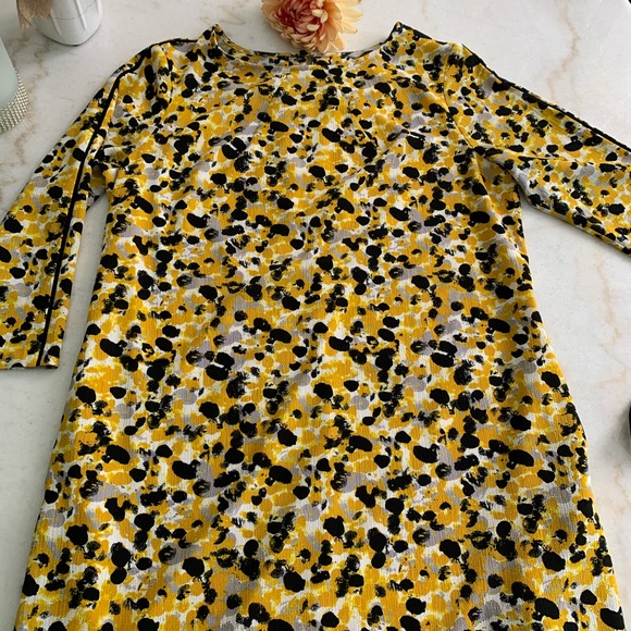 H&M Dresses & Skirts - H&M yellow and black dress with tie at waist.
